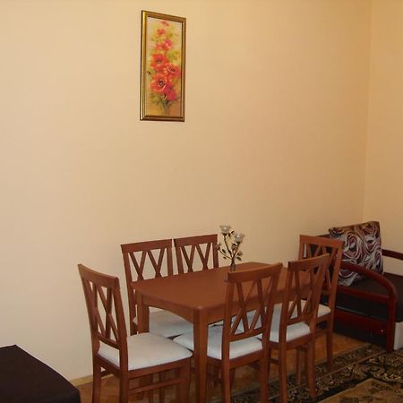 Apartment Viatores Львов Экстерьер фото