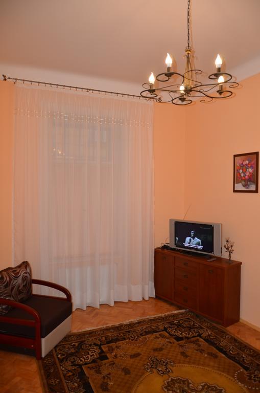 Apartment Viatores Львов Экстерьер фото